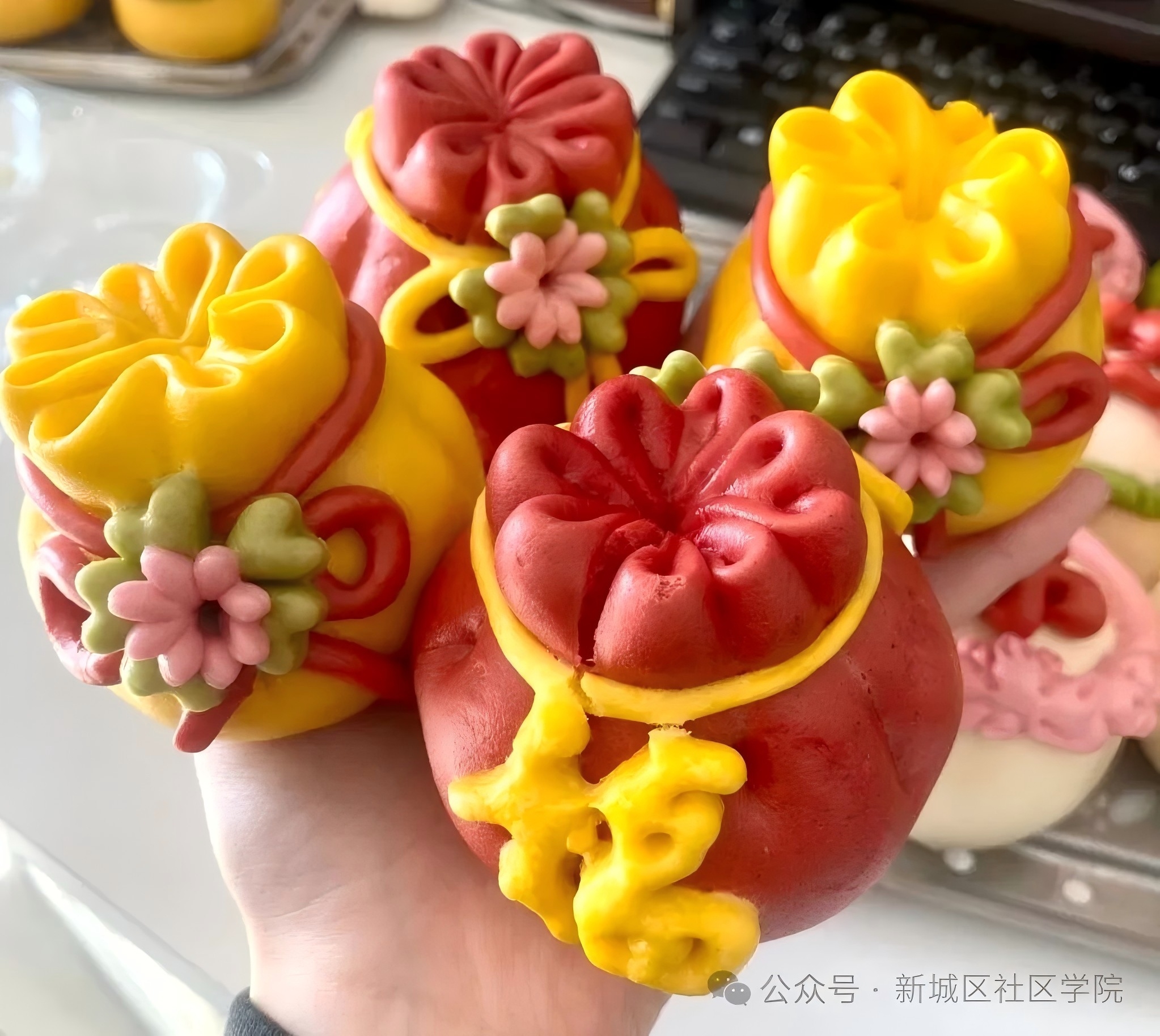 敬老爱老，乐享银龄